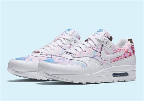 nike air max thea blumen|Women's Nike Air Max Thea 'Cherry Blossom'. Nike SNKRS.